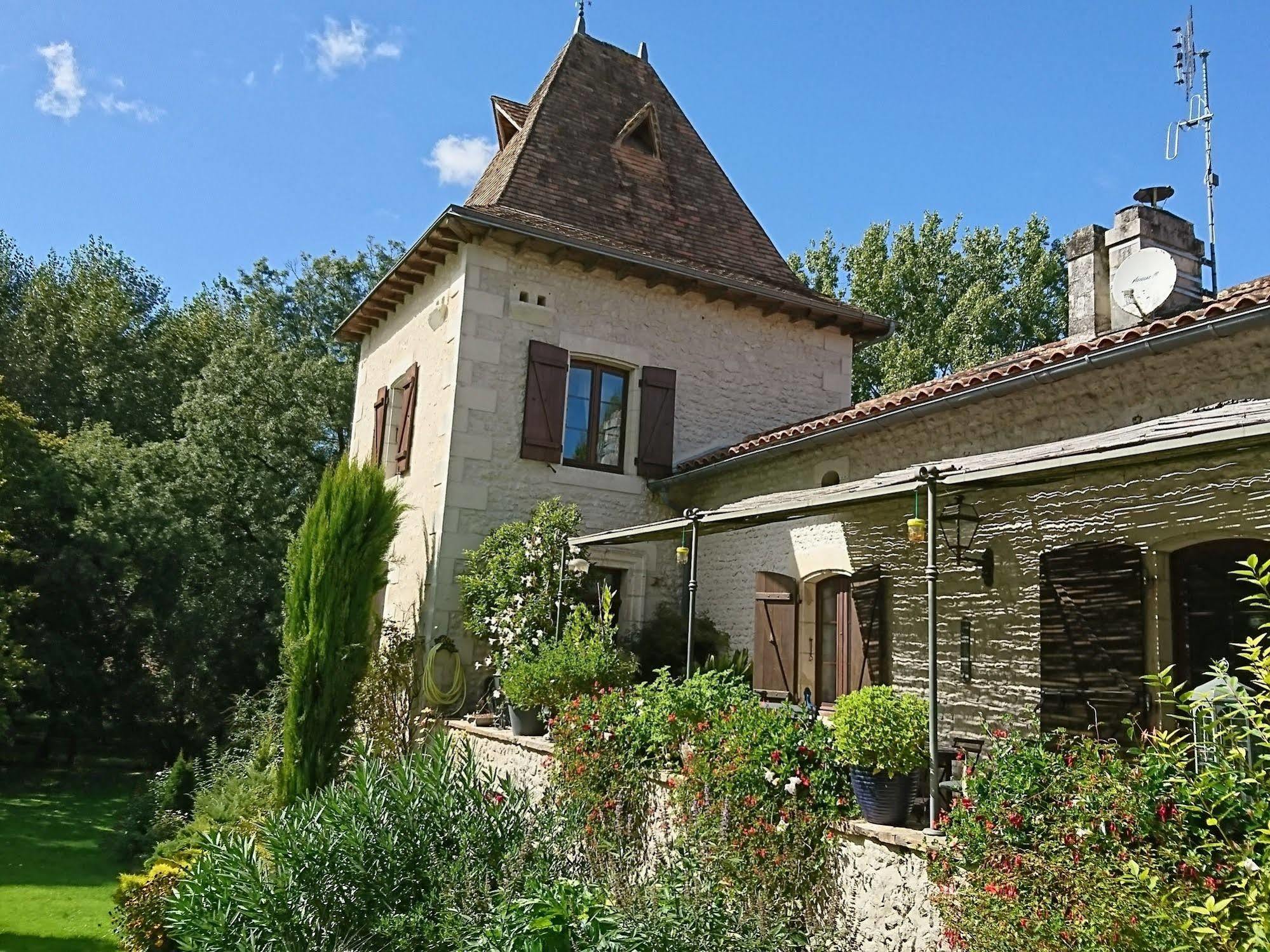 فندق Moulin Rouhaud Montboyer المظهر الخارجي الصورة