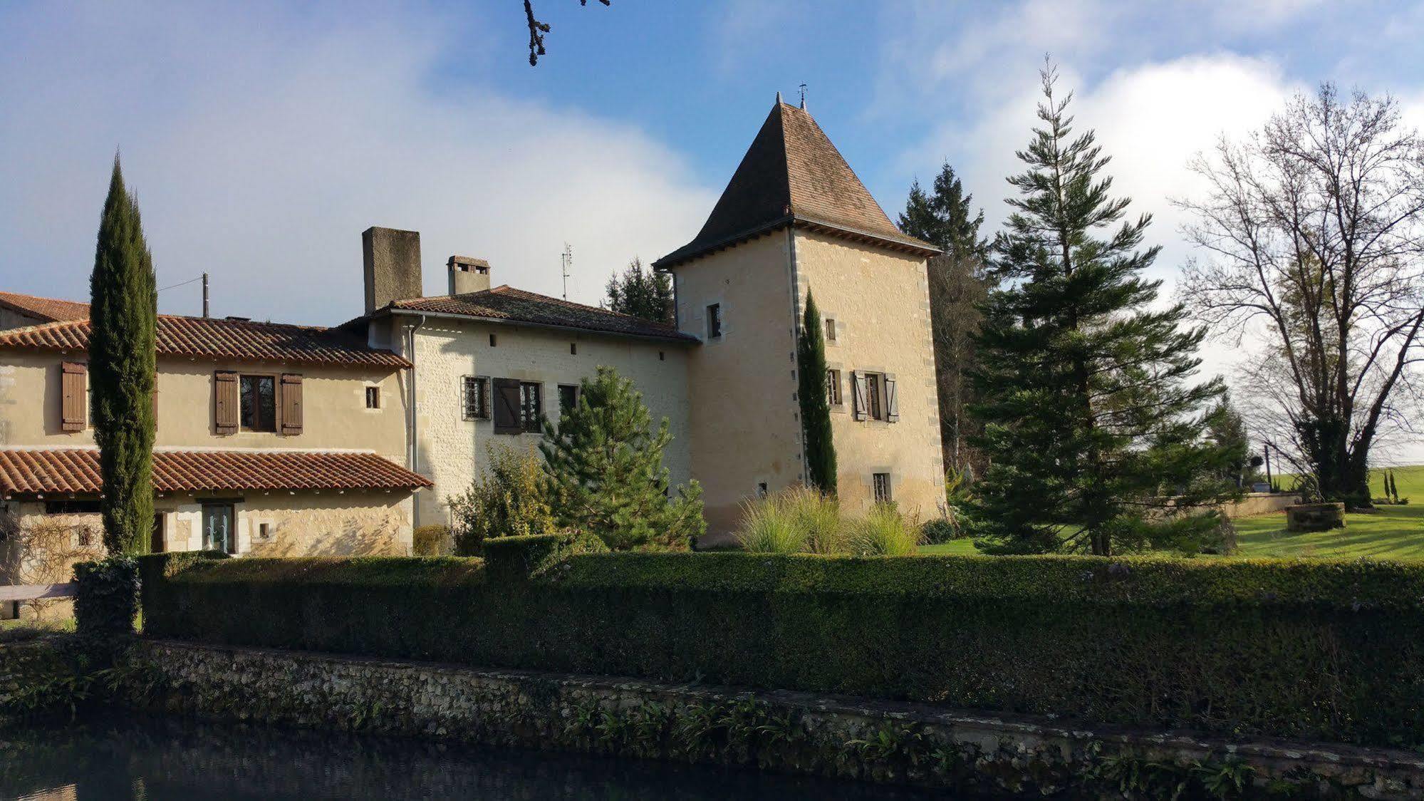 فندق Moulin Rouhaud Montboyer المظهر الخارجي الصورة