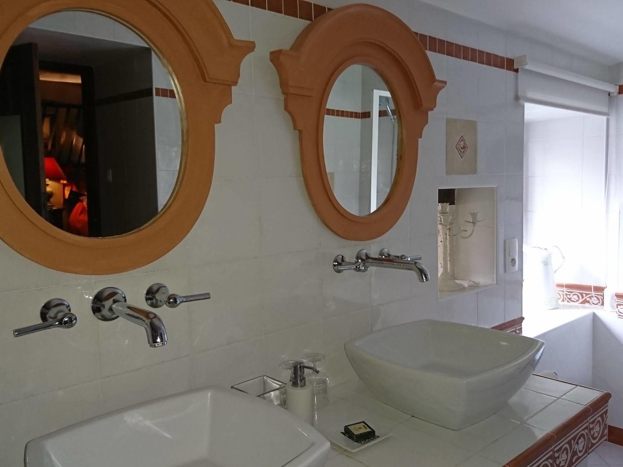 فندق Moulin Rouhaud Montboyer المظهر الخارجي الصورة